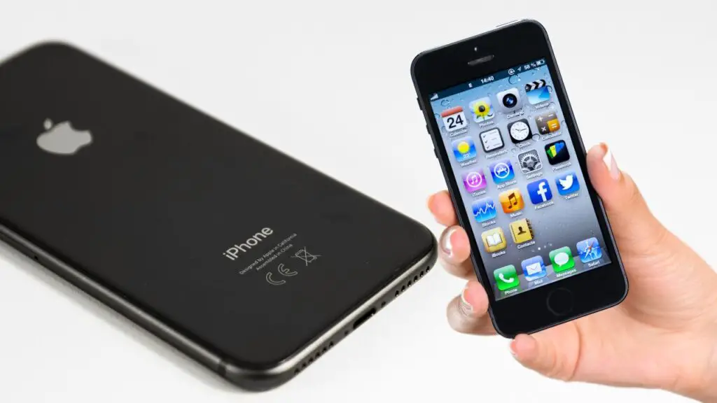 How Can I Ping an iPhone From Another iPhone